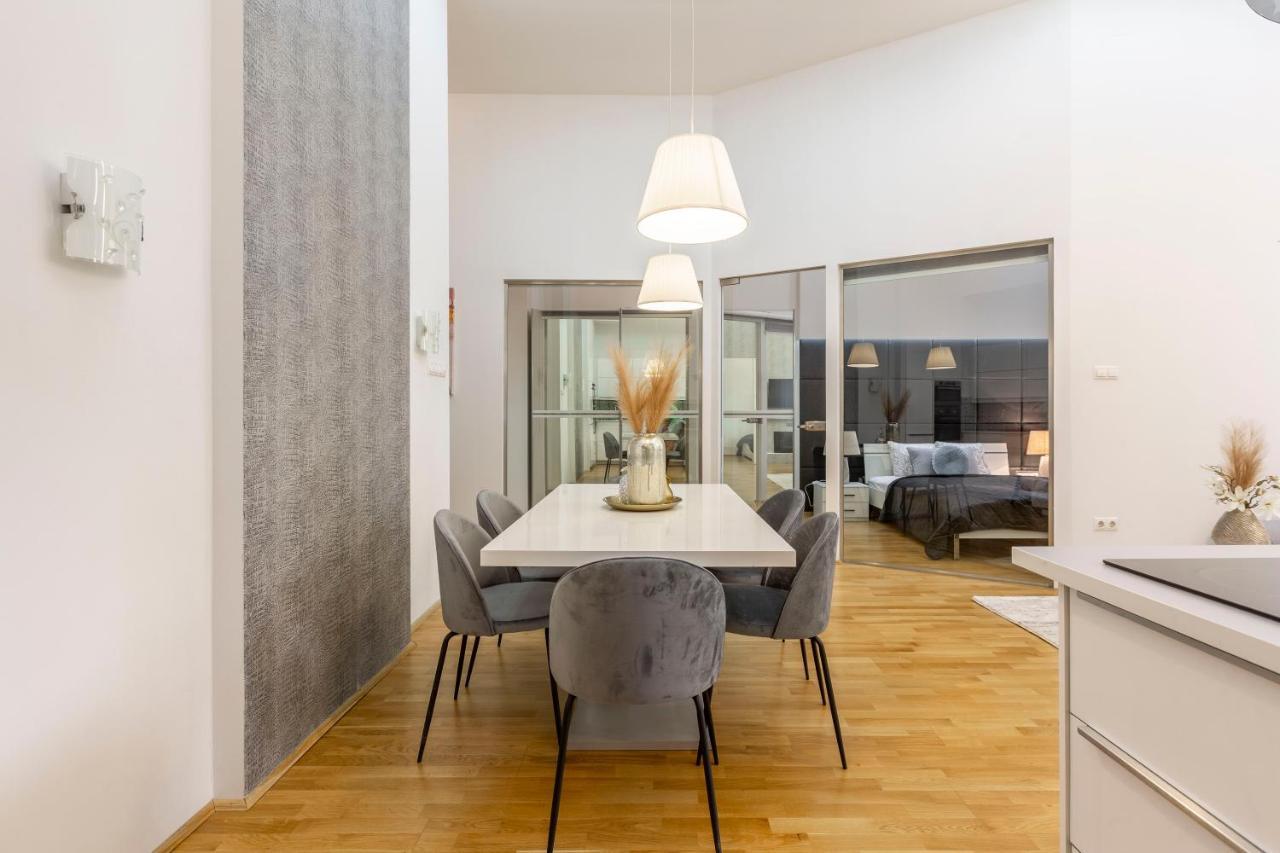בודפשט Luxurious & Spacious Downtown Residence In Liszt Ferenc Square מראה חיצוני תמונה
