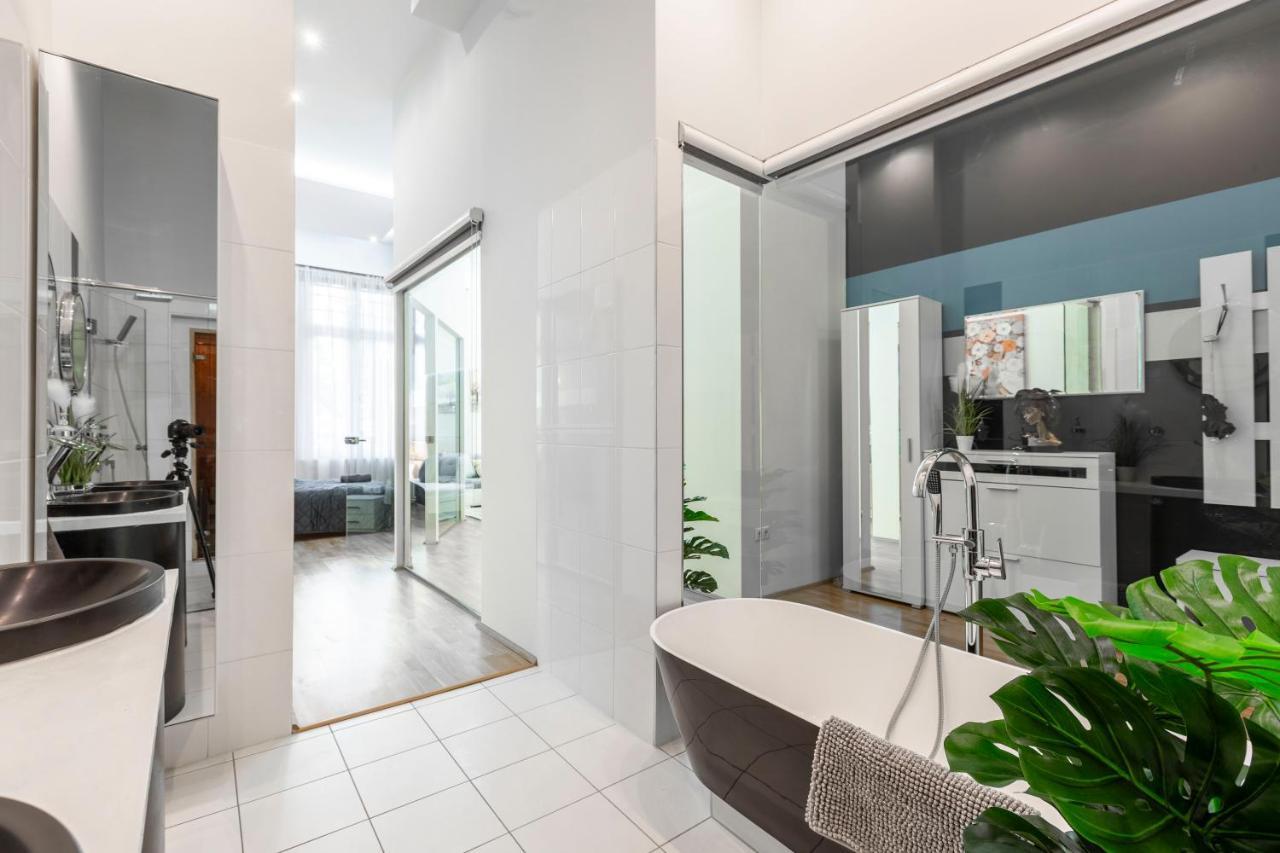 בודפשט Luxurious & Spacious Downtown Residence In Liszt Ferenc Square מראה חיצוני תמונה