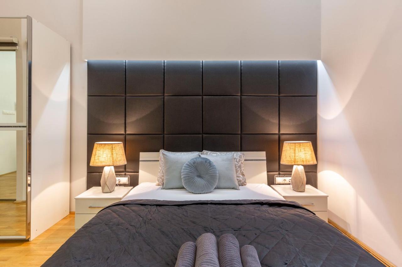 בודפשט Luxurious & Spacious Downtown Residence In Liszt Ferenc Square מראה חיצוני תמונה