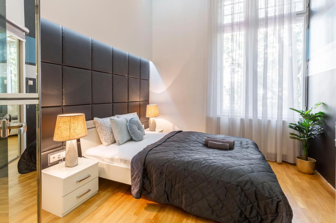 בודפשט Luxurious & Spacious Downtown Residence In Liszt Ferenc Square מראה חיצוני תמונה