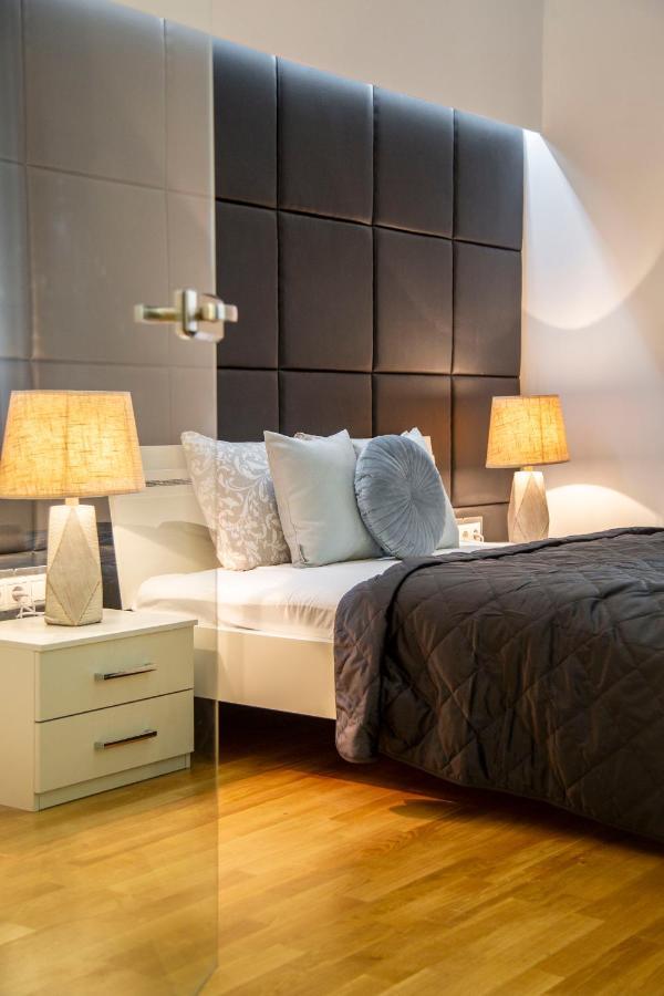 בודפשט Luxurious & Spacious Downtown Residence In Liszt Ferenc Square מראה חיצוני תמונה